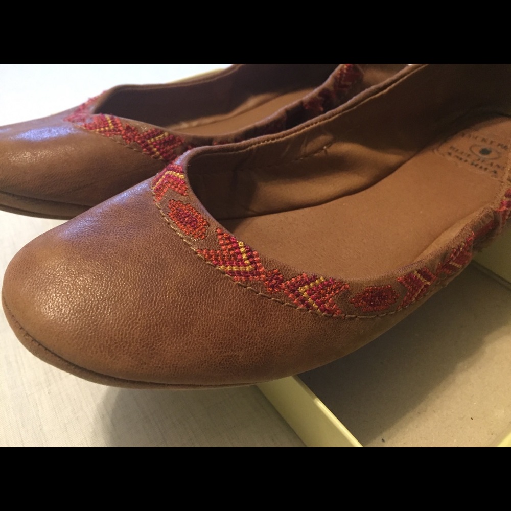 Lucky Brand • Camel Color • Fall Tones Embroidered